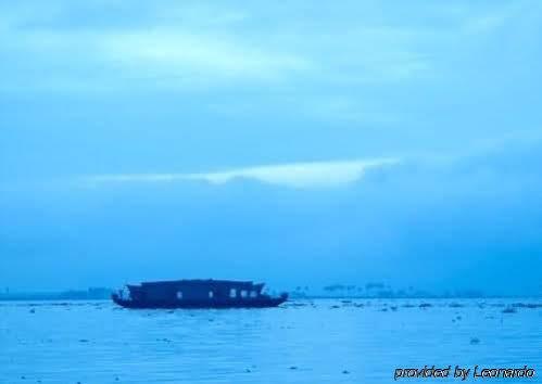 Botel Xandari Riverscapes Alappuzha