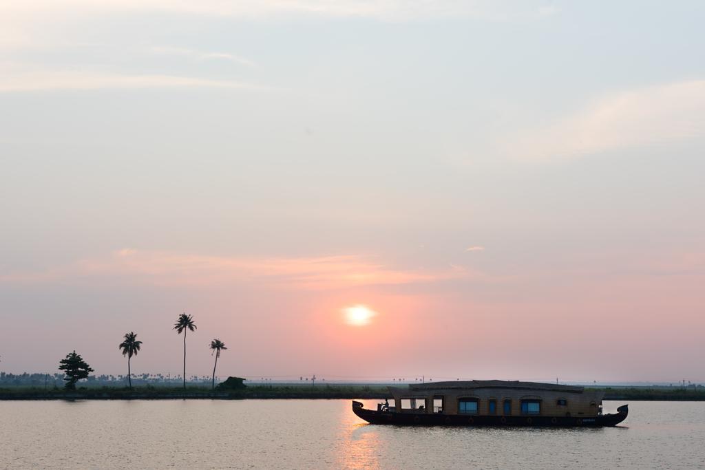 Botel Xandari Riverscapes