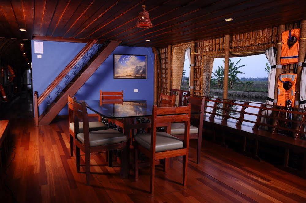 Xandari Riverscapes Botel 3*